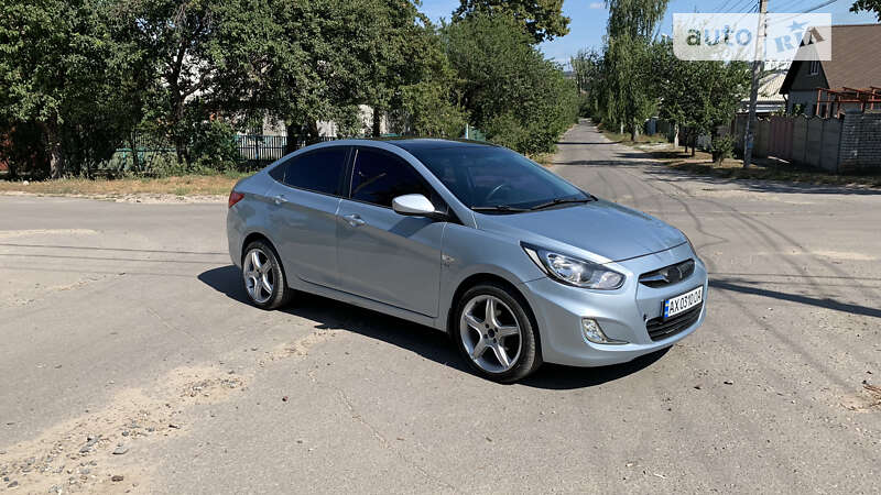 2011 hyundai accent