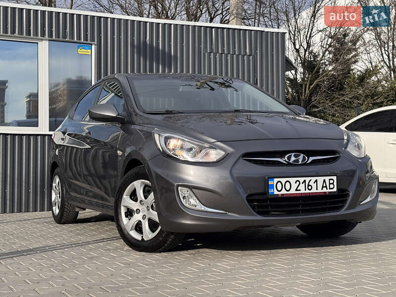 2011 hyundai accent