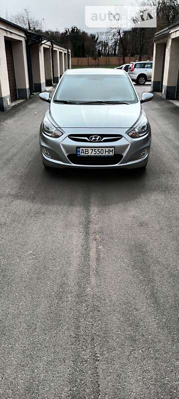 2011 hyundai accent