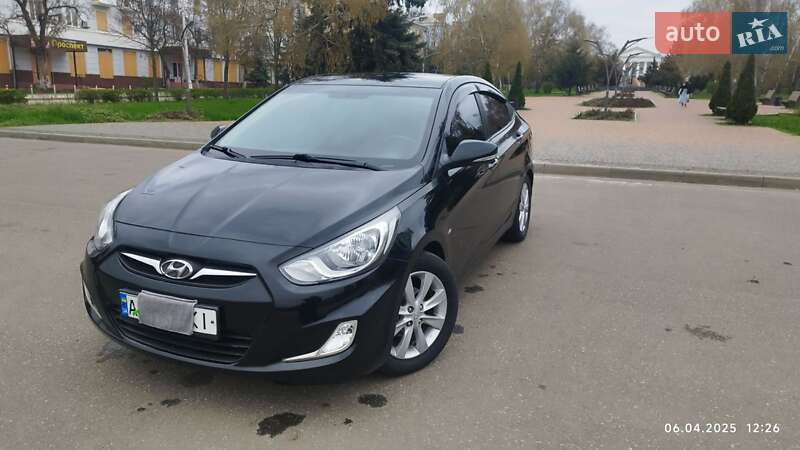 2011 hyundai accent
