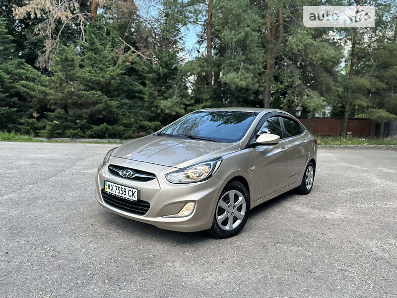 2011 hyundai accent
