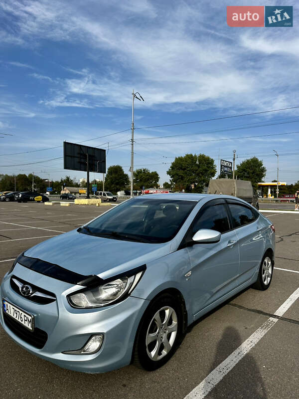 2012 hyundai accent
