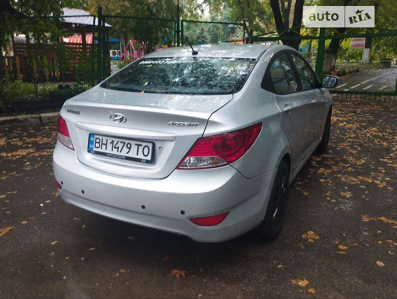 2012 hyundai accent