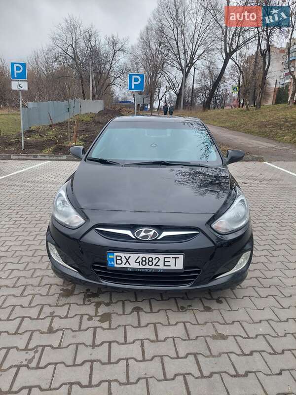 2012 hyundai accent