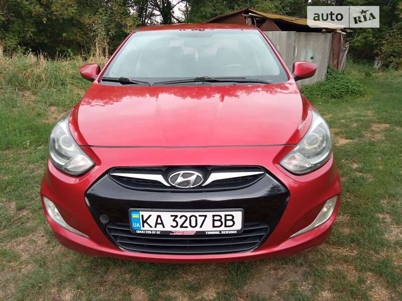2012 hyundai accent