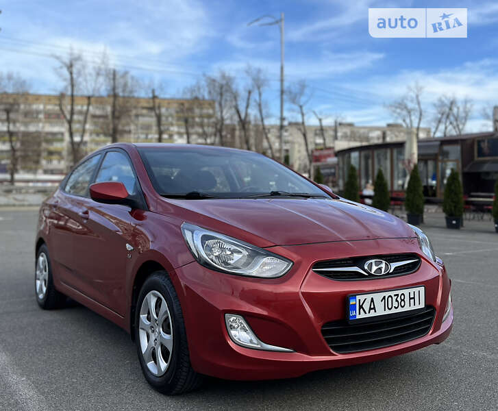 2012 hyundai accent