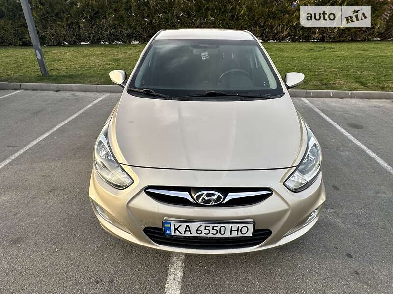 2012 hyundai accent