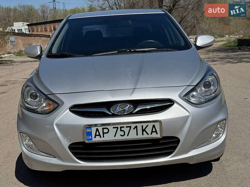 2012 hyundai accent