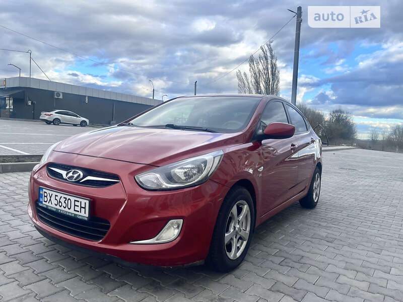 2012 hyundai accent