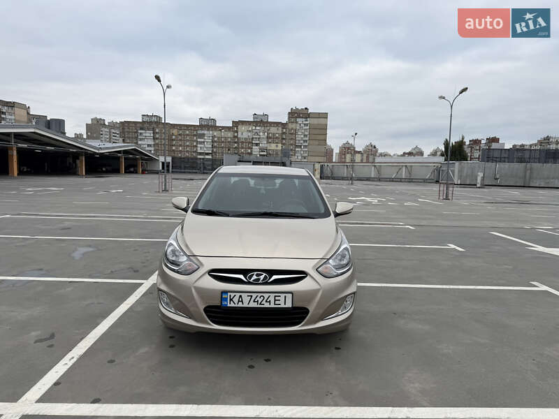 2012 hyundai accent