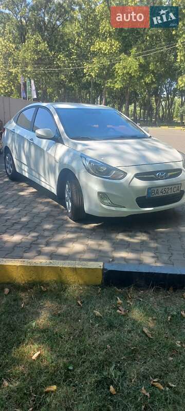 2012 hyundai accent