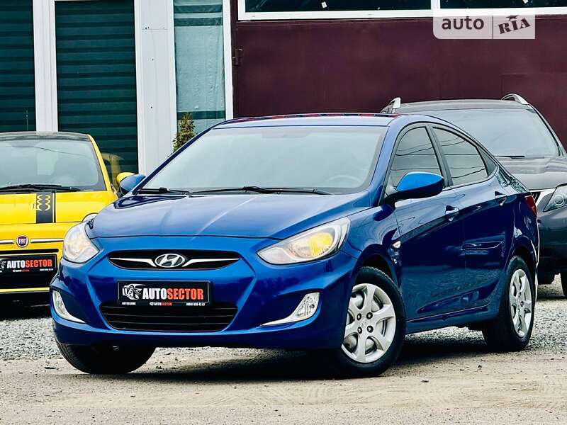 2012 hyundai accent
