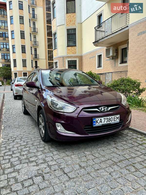 2012 hyundai accent