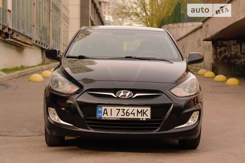 2012 hyundai accent