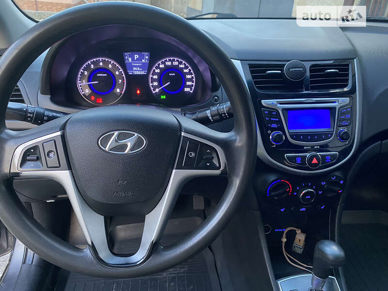 2013 hyundai accent
