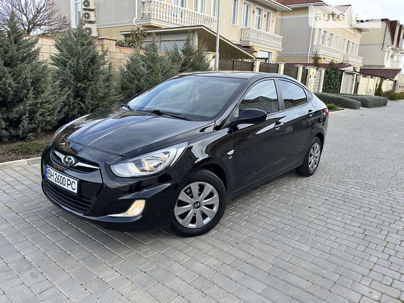 2013 hyundai accent