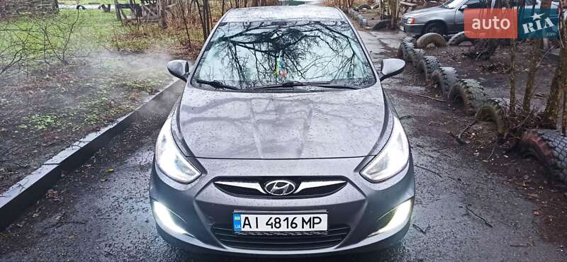 2013 hyundai accent