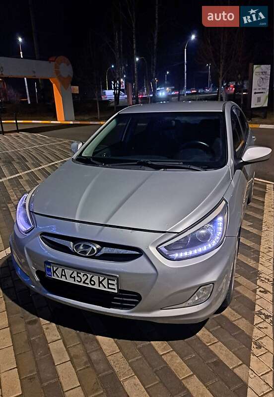 2013 hyundai accent