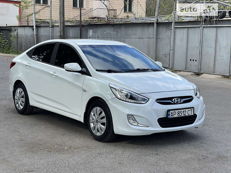 2013 hyundai accent