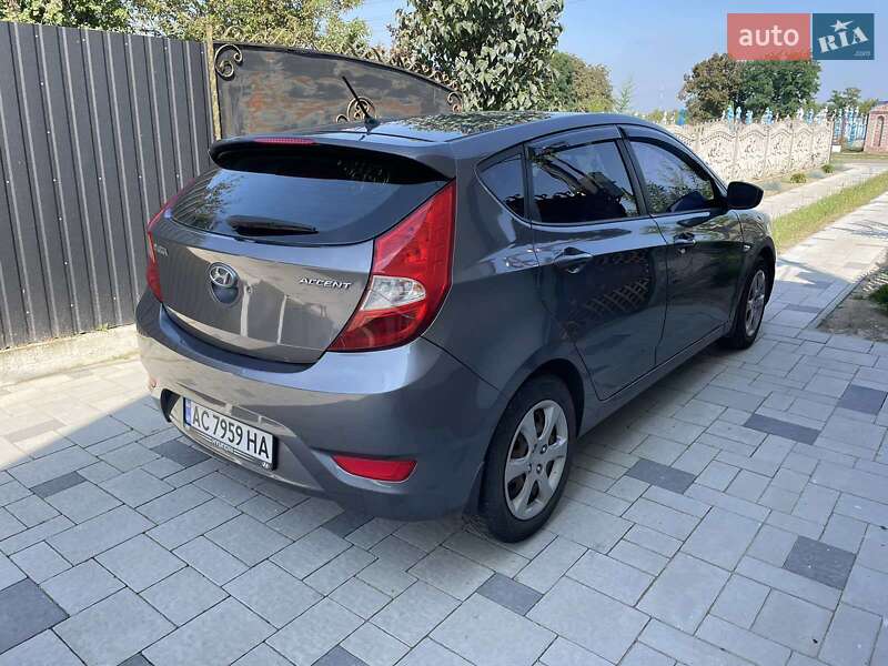 2012 hyundai accent