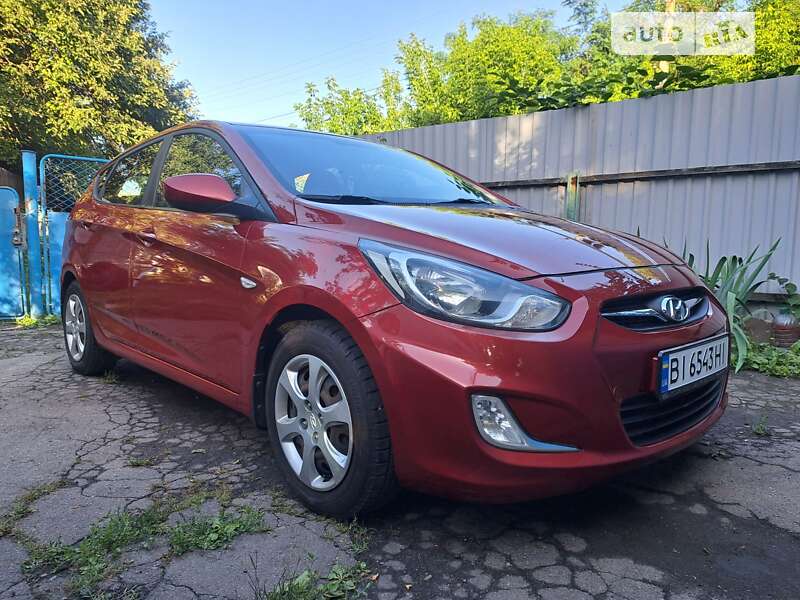 2012 hyundai accent