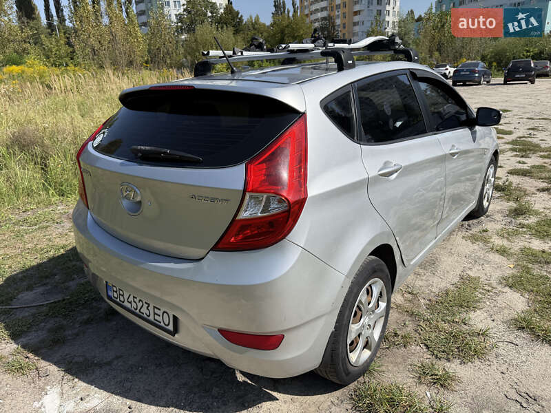 2013 hyundai accent