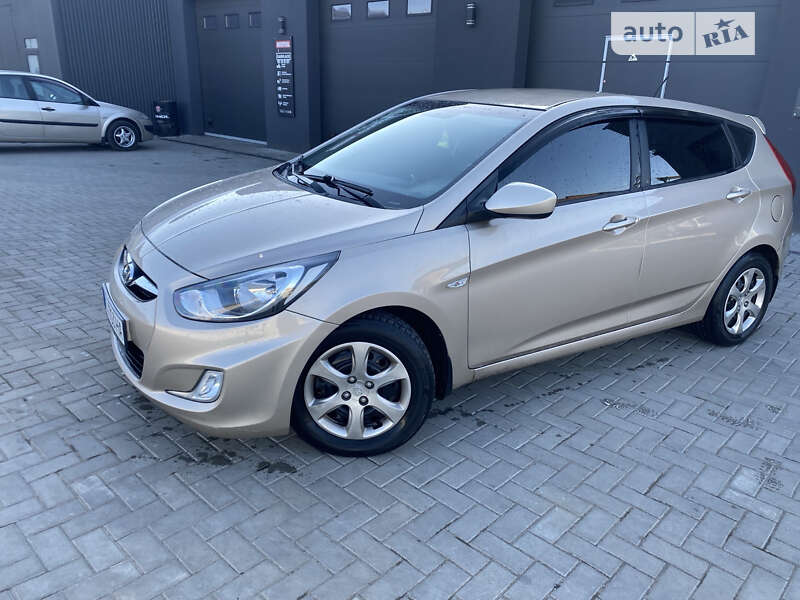 2013 hyundai accent