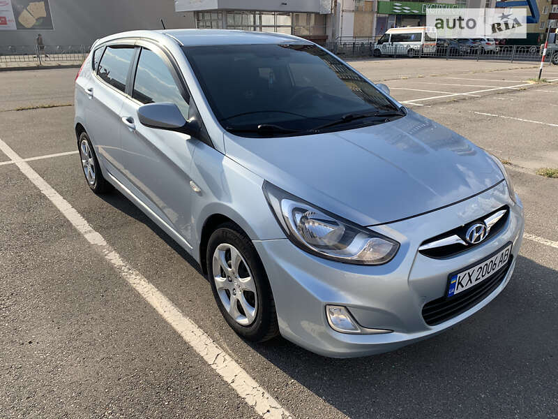 2012 hyundai accent
