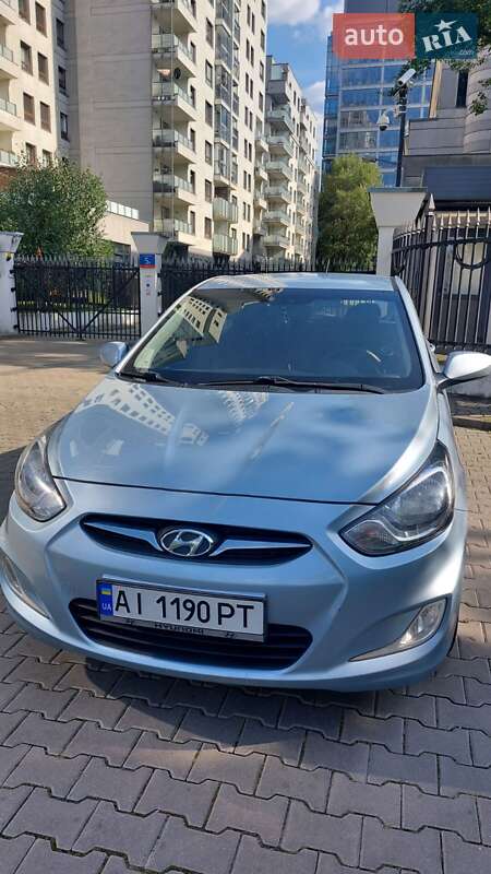 2012 hyundai accent