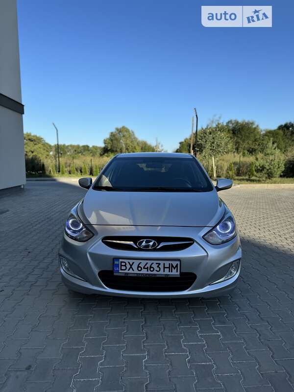 2012 hyundai accent