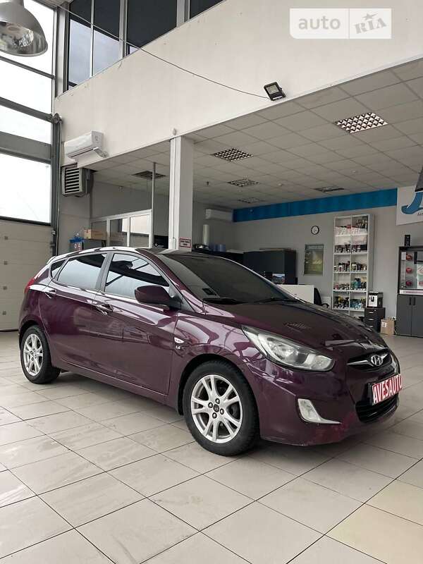2012 hyundai accent