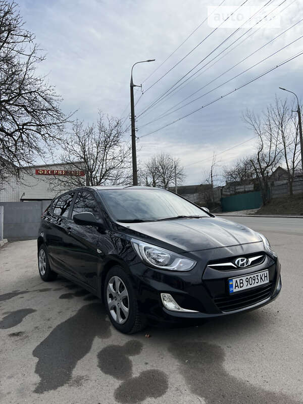 2012 hyundai accent