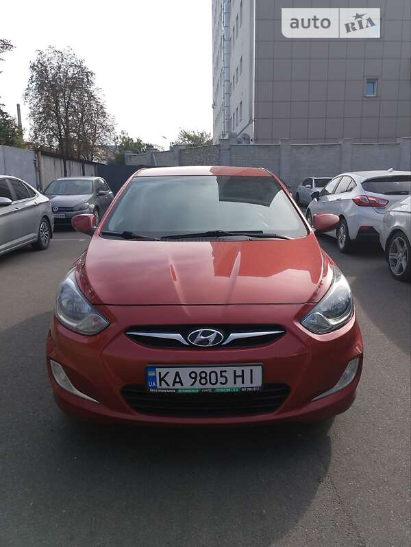 2012 hyundai accent