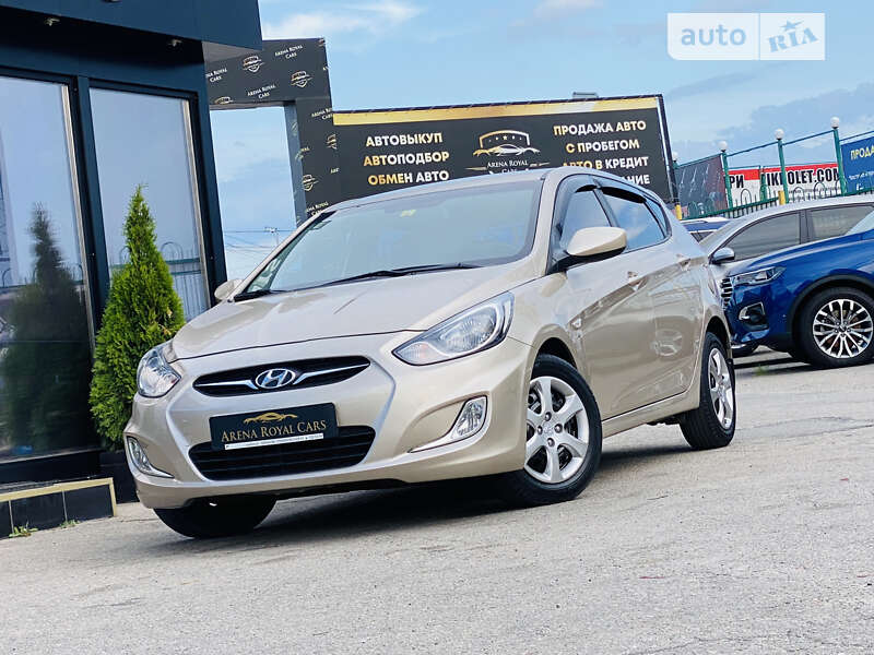 2012 hyundai accent