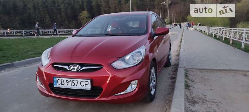 2012 hyundai accent