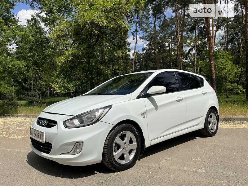 2012 hyundai accent