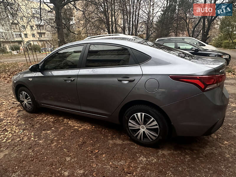 2017 hyundai accent