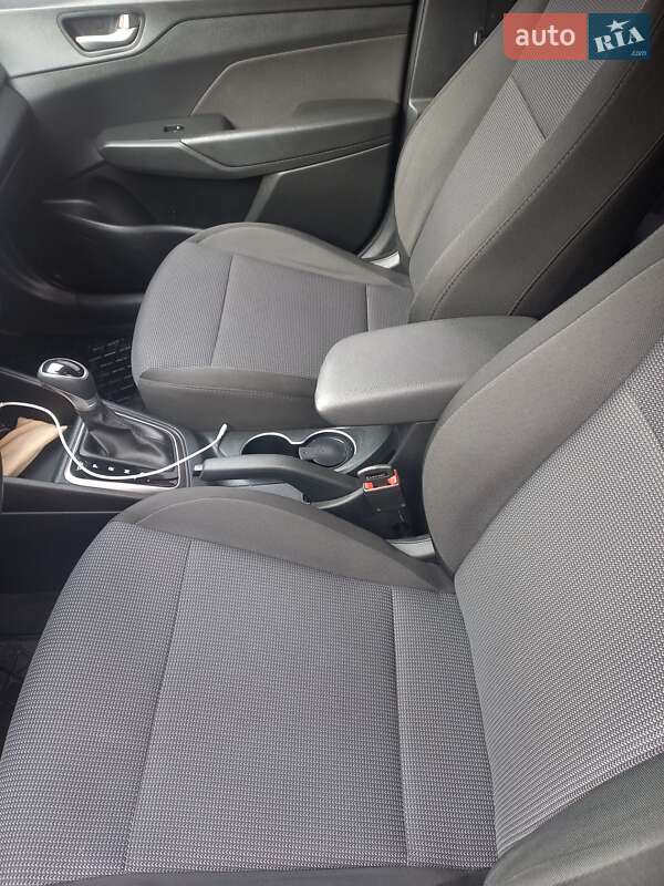 2018 hyundai accent