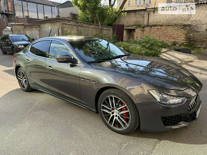 2017 maserati ghibli