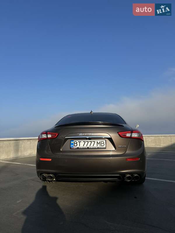 2014 maserati ghibli