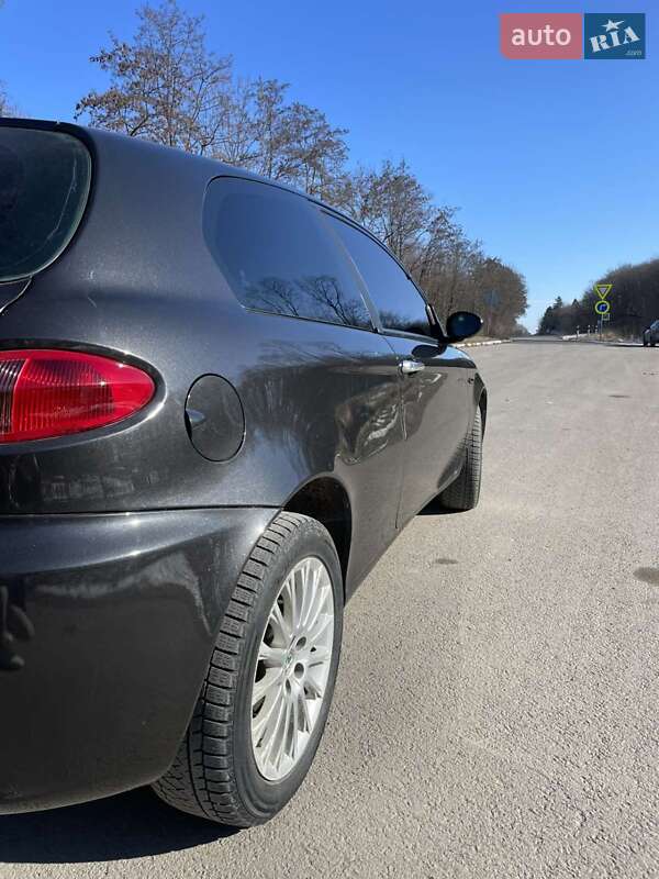 2005 alfa-romeo 147