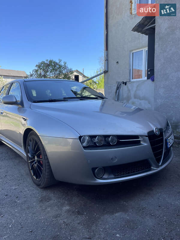 2011 alfa-romeo 159