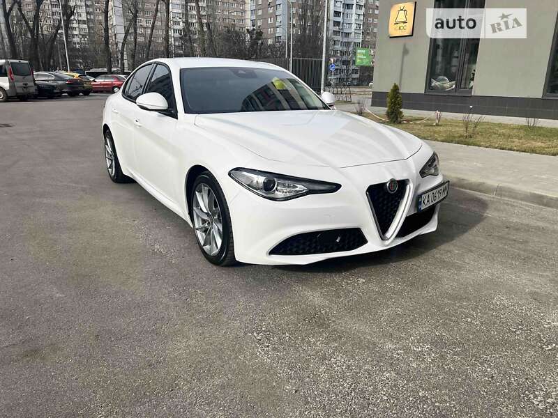 2019 alfa-romeo giulia