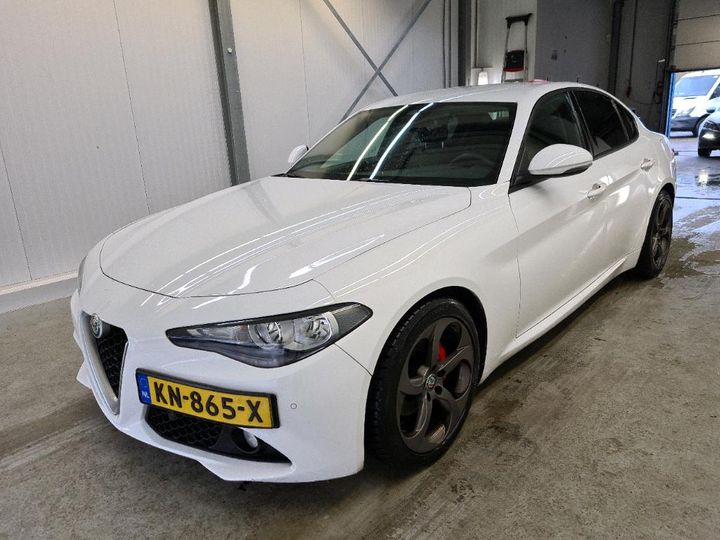 2016 alfa-romeo giulia