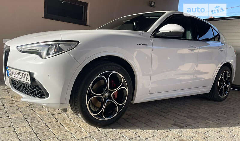 2021 alfa-romeo stelvio