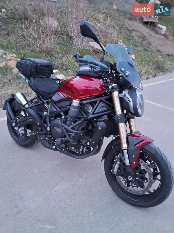 2021 benelli 752s