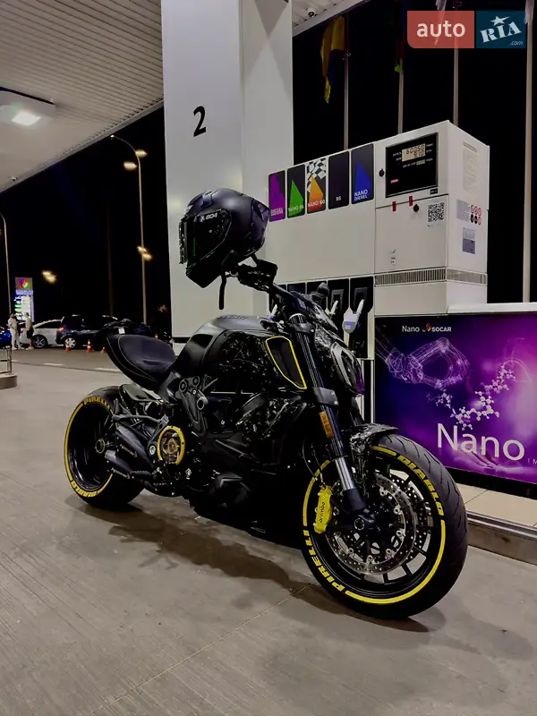 2022 ducati diavel 1260