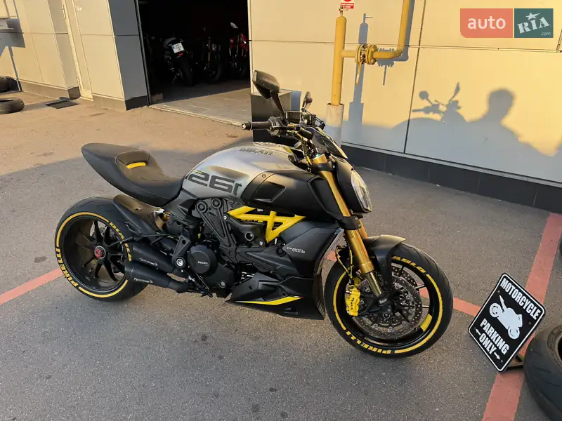 2022 ducati diavel 1260
