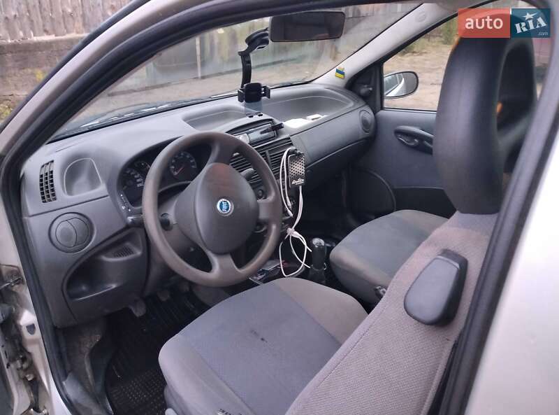 2003 fiat punto