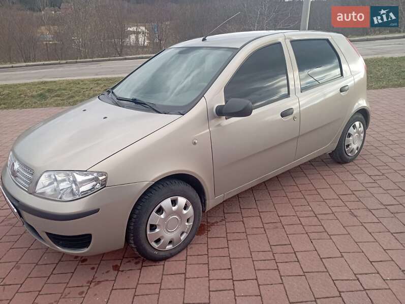 2011 fiat punto